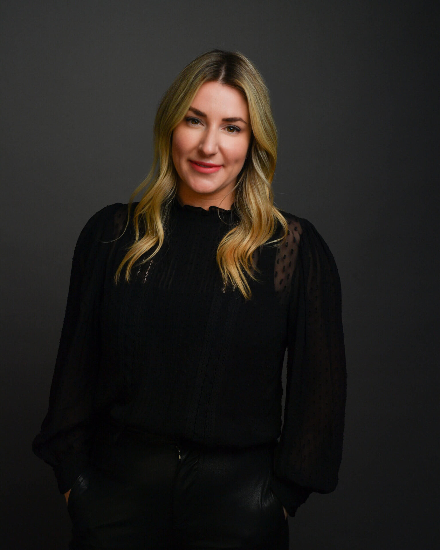 | PR In Canada Julia Des Islets - Veritas Communications