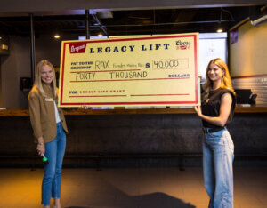 Coors Original Celebrates Its Legacy And Lifts Up Canadian Entrepreneurs - Cheque presentation